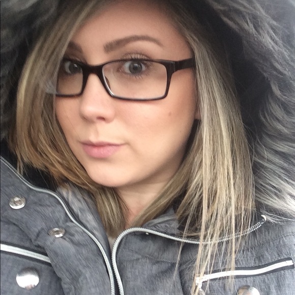 Meet your Posher, Melissa - Picture 1 of 1